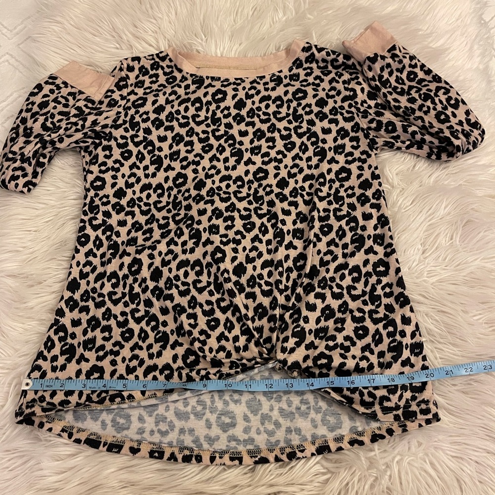 Leopard print | Top - Picture 6 of 16